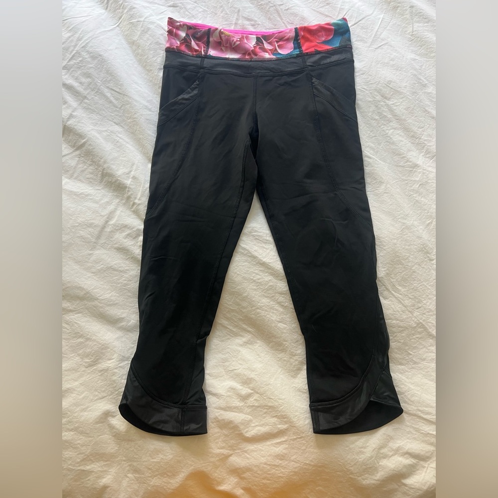 Lululemon Wunder Under Cropped size 4 (not high rise)